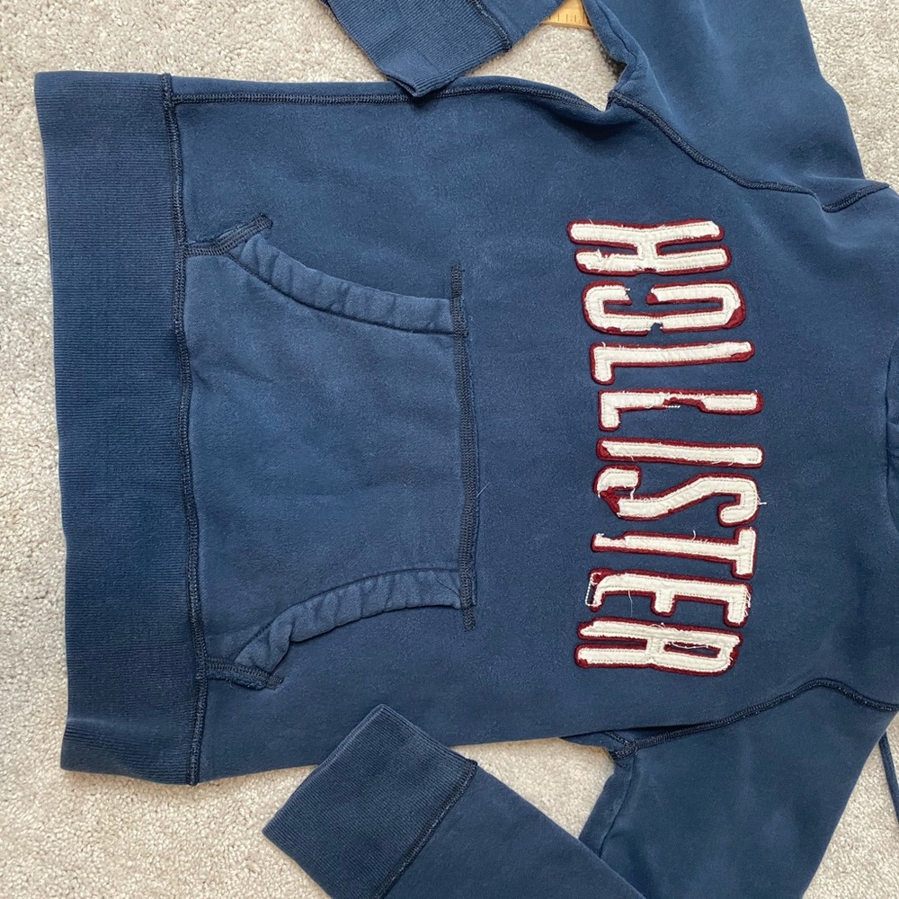 Navy blue Hollister sweatshirt hoodie washed navy size small thrashed